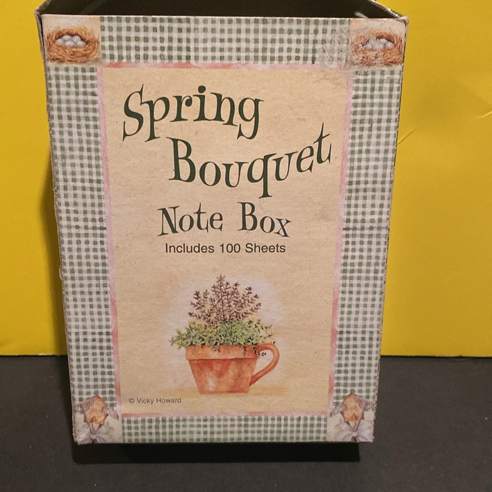 NIB & Vintage Spring Bouquet Note Box - Picture 3 of 3